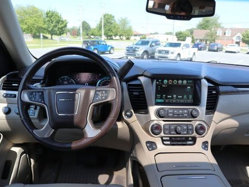 Used 2018 GMC Yukon Denali w/ Open Road Package AWD/4WD image 11