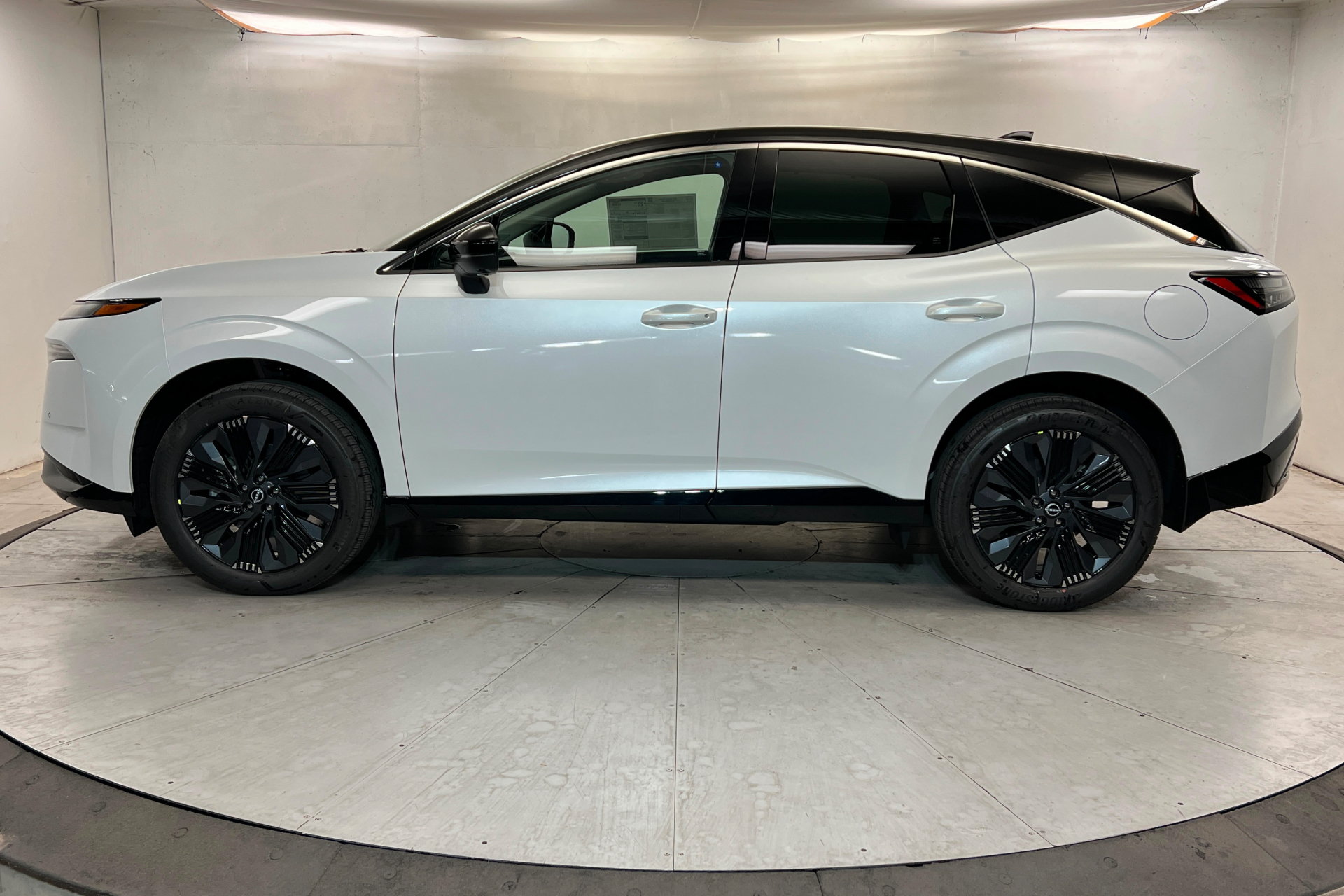 New 2027 Nissan Murano Platinum w/ Cargo Package AWD/4WD image 2