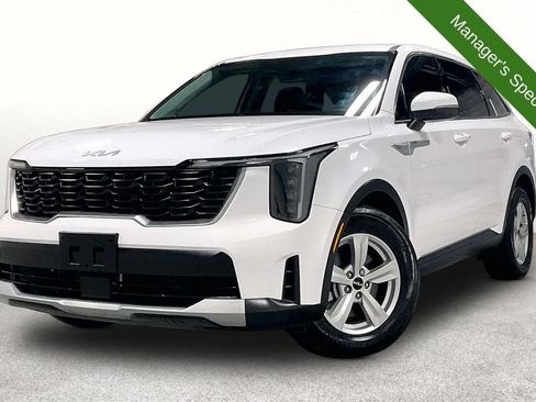 Used 2024 Kia Sorento LX FWD image 14
