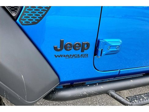 Used 2022 Jeep Wrangler Unlimited Sport AWD/4WD image 38
