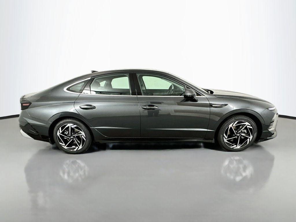 Certified 2026 Hyundai Sonata SEL FWD image 4