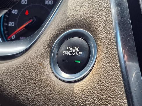 Used 2022 Chevrolet Traverse LT FWD image 14