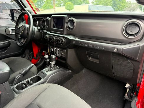 Used 2021 Jeep Wrangler Sport AWD/4WD image 18