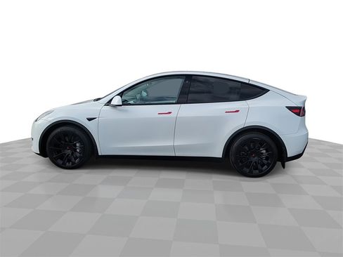 Used 2021 Tesla Model Y Long Range image 5