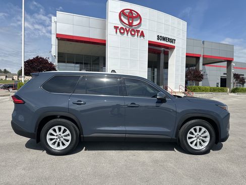 Certified 2024 Toyota Grand Highlander XLE image 7