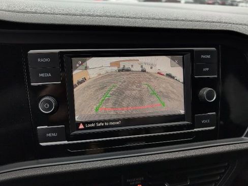 Used 2022 Volkswagen Jetta Sport image 20