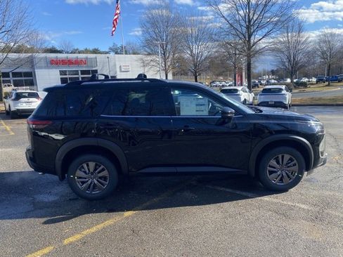 New 2025 Nissan Pathfinder SV w/ Cargo Package image 9