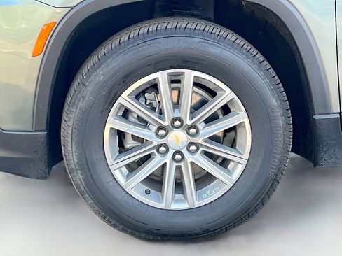 Used 2023 Chevrolet Traverse LT FWD image 29