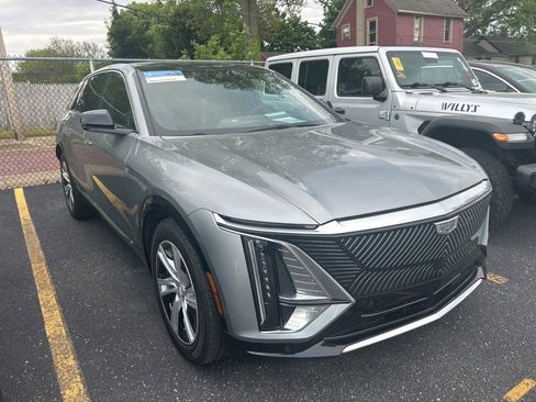 Used 2024 Cadillac Lyriq Tech w/ LPO, Floor Liner Package AWD/4WD image 6