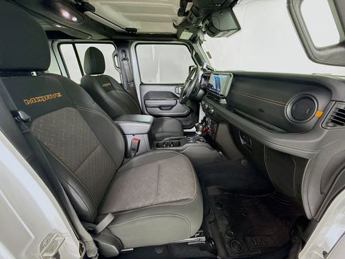 Used 2024 Jeep Gladiator Mojave w/ Convenience Group image 28