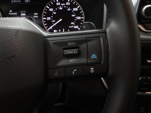 Certified 2025 Nissan Rogue SV image 30