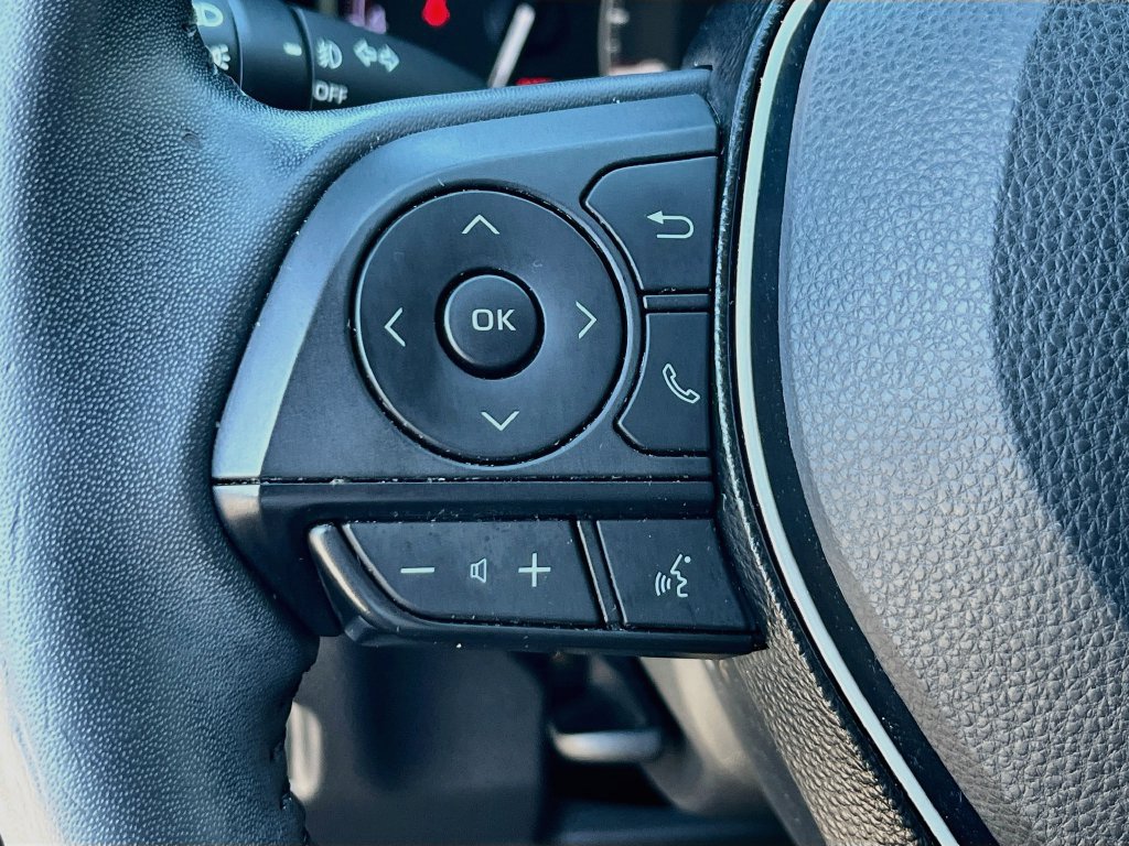Used 2021 Toyota RAV4 Limited FWD image 18