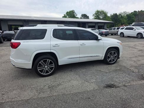 Used 2019 GMC Acadia Denali w/ Technology Package FWD image 4