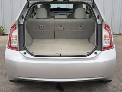 Used 2015 Toyota Prius Two image 9