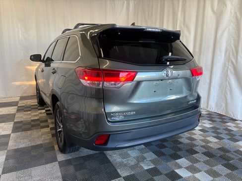 Used 2017 Toyota Highlander XLE image 5