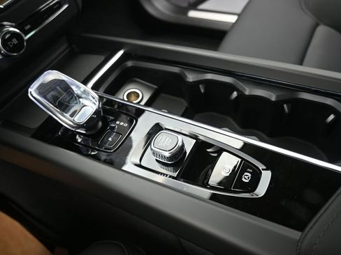 New 2026 Volvo XC60 B5 Plus w/ Protection Package Premier image 24