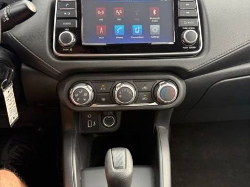 Used 2024 Nissan Versa S w/ Trunk Package FWD image 9