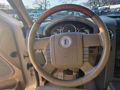 Used 2008 Lincoln Mark LT 2WD image 43