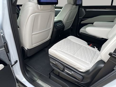 New 2026 Cadillac Escalade Platinum Sport w/ LPO, Floor Liner Package AWD/4WD image 25