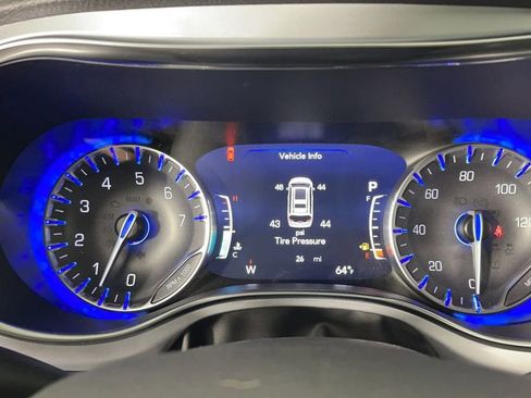 New 2025 Chrysler Pacifica Limited image 28