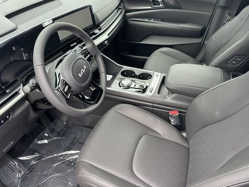 New 2026 Kia Carnival SX w/ SX Dark Edition Package FWD image 7