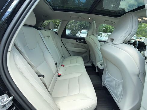 Used 2025 Volvo XC60 B5 Plus w/ Protection Package Premier AWD/4WD image 21
