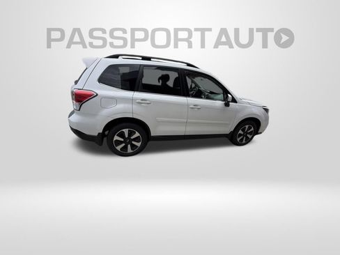 Used 2017 Subaru Forester 2.5i Limited AWD/4WD image 7