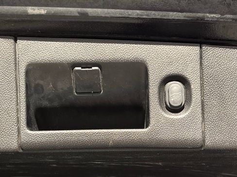 Used 2020 Cadillac Escalade ESV Platinum image 27