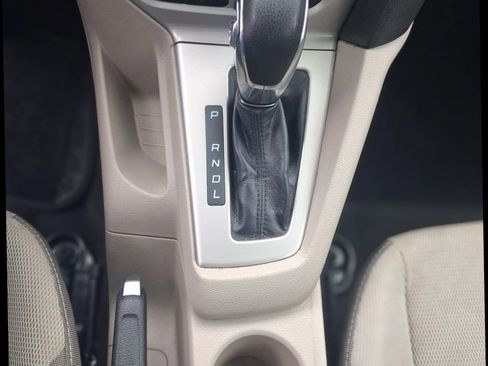 Used 2012 Ford Focus SE FWD image 12