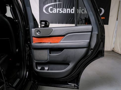 Used 2024 Lincoln Navigator Reserve image 47