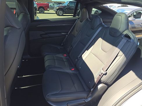 Used 2025 Tesla Model X AWD/4WD image 10