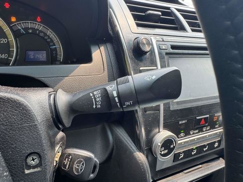 Used 2014 Toyota Camry SE FWD image 21
