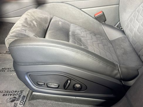 Used 2022 Audi e-tron GT Prestige w/ Prestige Package image 18