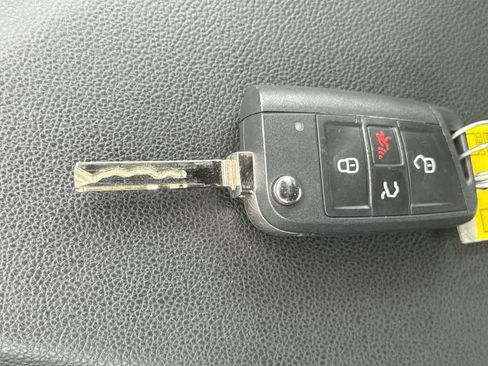 Used 2025 Volkswagen Jetta Sport FWD image 28