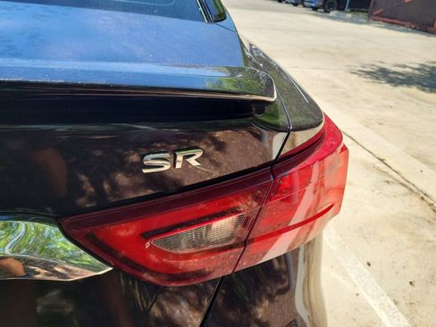 Used 2016 Nissan Maxima SR w/ Interior Lighting Package image 18