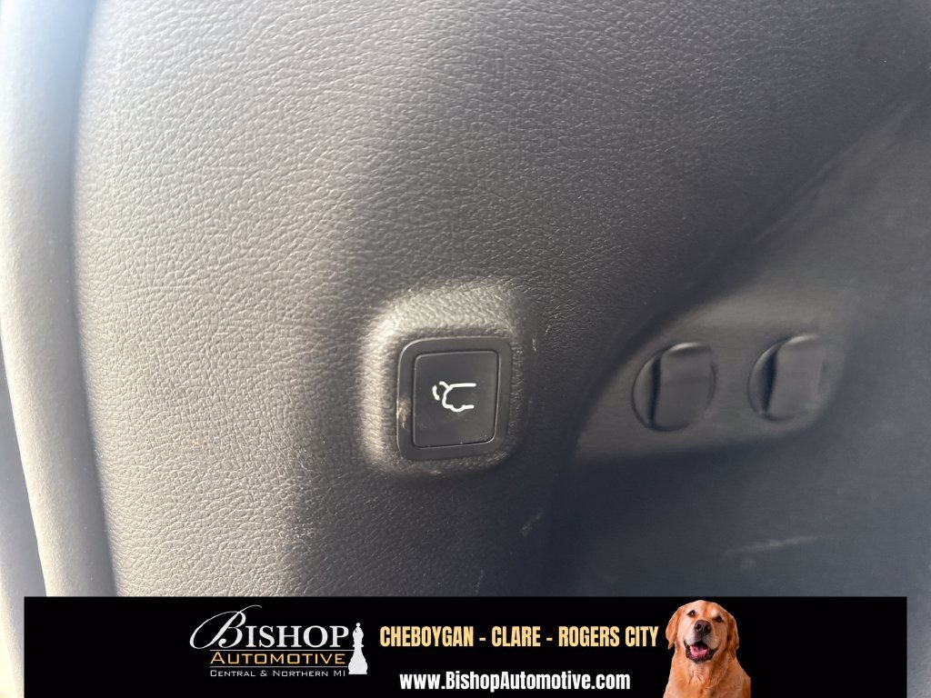 Used 2021 Jeep Cherokee Limited w/ Mopar Interior Package AWD/4WD image 21