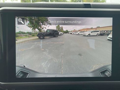 New 2025 Jeep Gladiator Sport image 17