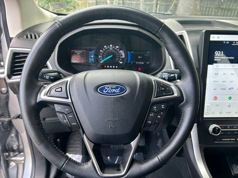 Used 2024 Ford Edge SEL AWD/4WD image 16