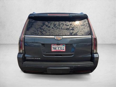 Used 2020 Cadillac Escalade ESV Luxury RWD image 7