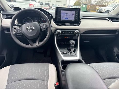 Used 2021 Toyota RAV4 XLE w/ Convenience Package AWD/4WD image 23