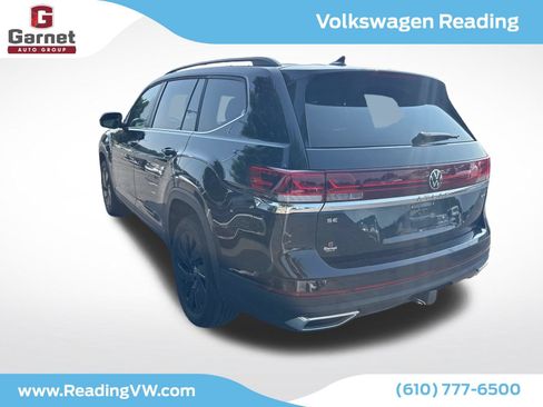 Used 2024 Volkswagen Atlas SE w/ Black Wheel Package AWD/4WD image 3