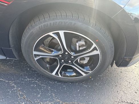 Certified 2022 Ford Edge ST image 41