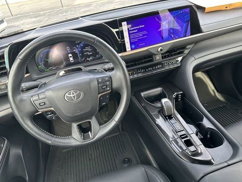 Used 2025 Toyota Crown Platinum image 14