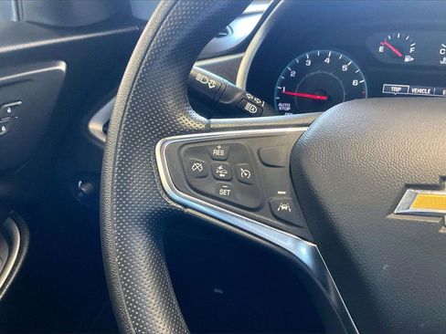 Used 2025 Chevrolet Malibu LT image 8