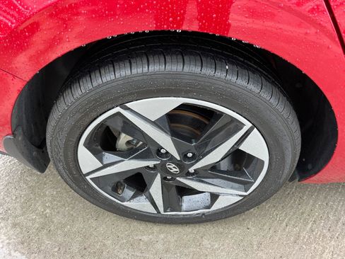 Used 2023 Hyundai Elantra SEL w/ Convenience Package image 17