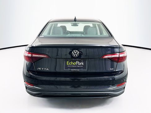 Used 2024 Volkswagen Jetta SE image 7