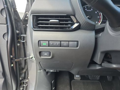 Used 2025 Nissan Sentra SV FWD image 15