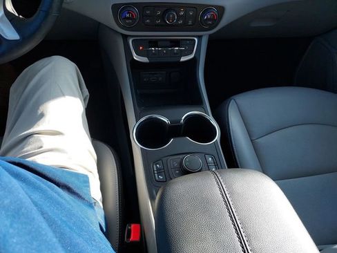 Certified 2023 GMC Terrain SLT image 23