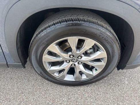 Used 2024 Toyota Grand Highlander Limited image 13