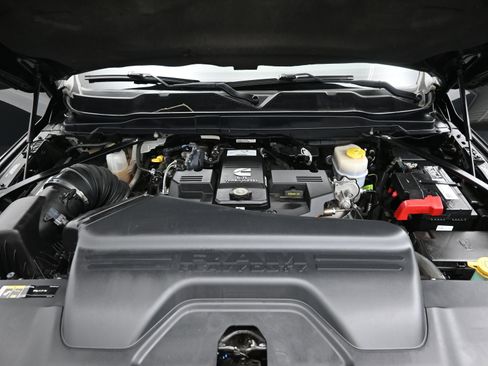 Used 2019 RAM 2500 Laramie image 8
